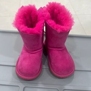 UGG boots S/N 1017394T